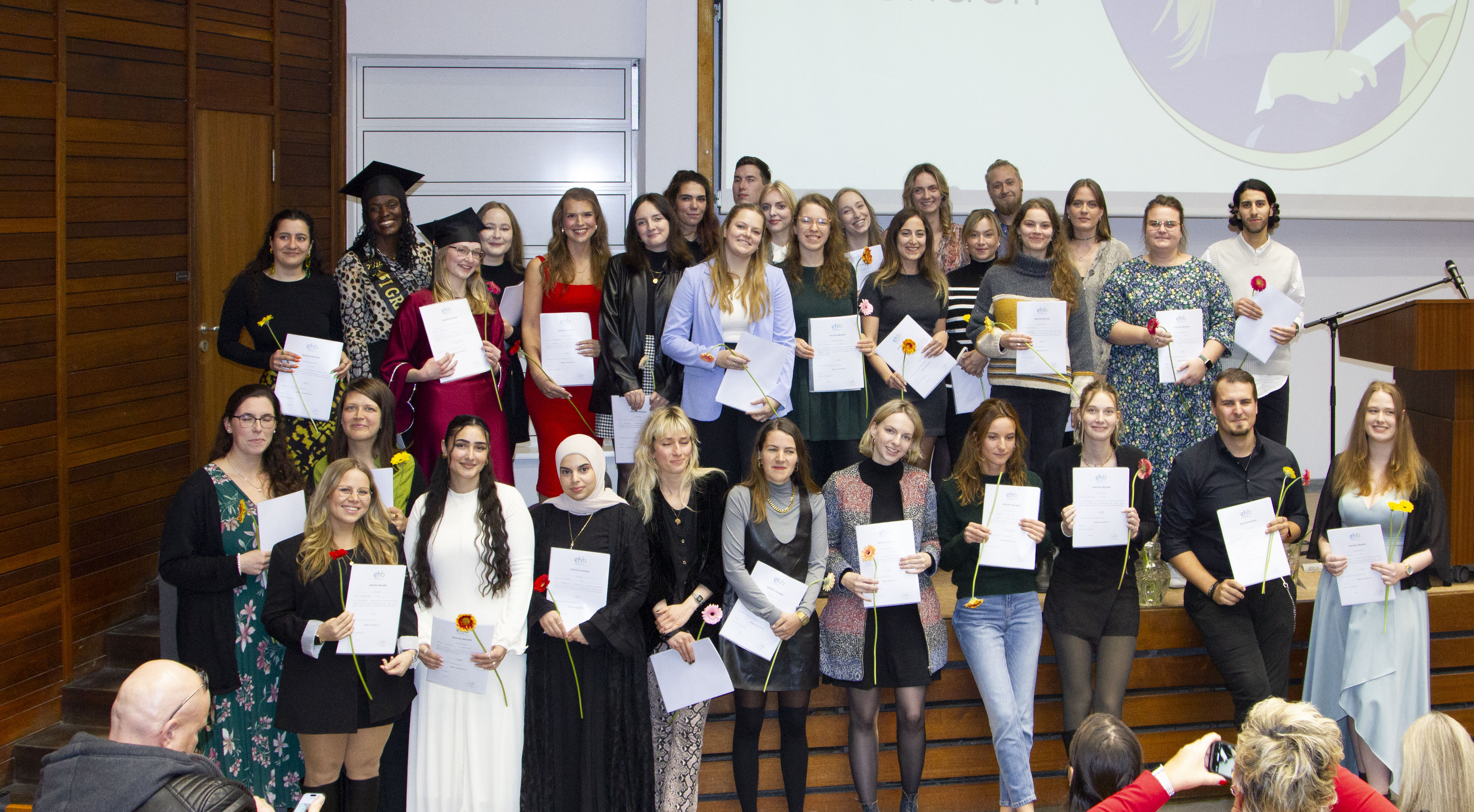 Die Absolvent:innen des Masterstudiengangs Leitung - Bildung - Diversität