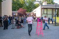 Theater-Performance auf dem EHB-Marktplatz