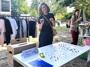 Sabine Widmaier am Schmuckstand: Foto EHB/PÖA