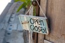 Türschild open/closed zeigt auf open