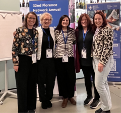 Fünf Frauen auf einem Gruppenbild beim Florence Network Treffen 2025