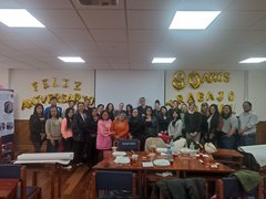 Gruppenfoto der Teilnehmenden des internationalen Seminars zur Sozialen Arbeit an der UMSA.