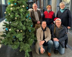 Foto (v.l.n.r.): Prof. Dr. Philipp Enger, Julia Daser, Birgit Neumann-Becker (hintere Reihe)<br />
Prof.in Dr. Doris Klappenbach-Lentz und Prof. Dr. Christopher Zarnow. EHB