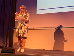 Prof.in Dr. Melita Grieshop überzeugte das Publikum am Abend beim Teach Slam. Foto: Jana Rückmann, EHB