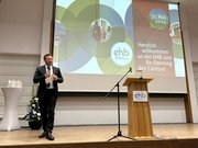 Führte durchs Festprogramm: Vizepräsident Prof. Dr. Michael Komorek