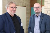 Kanzler Andreas Flegl und Präsident Prof. Dr. Sebastian Schröer-Werner auf dem Infotag (rechts)