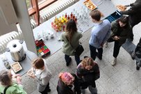 Blick auf das Stehcafé