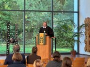 Generalsuperintendentin Theresa Rinecker bei der Predigt in der Kirche "Zur Heimat, EHB-Campus