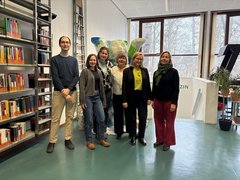 Gruppenfoto bei der Campusführung mit Dr. Sofiya Stavkova, Lviv Polytechnic National University.