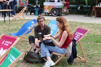 EHB-Projektkoordinatorin von Zukunft findet Stadt, Roswitha Hermann (links), mit Kollegin auf der Transverale