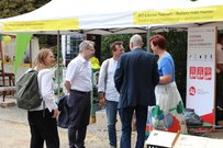 Präsident und Vizepräsident der EHB im Gespräch mit Kolleg:innen auf der Transferale.