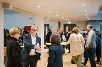 Networking in der Aula an der HTW berlin