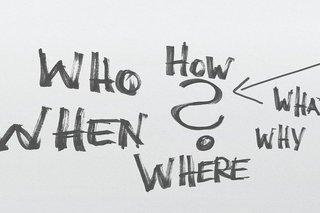 Lehrende an Whiteboard
