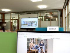 Computerarbeitsplätze im kleinen Lesesaal