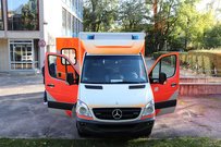 Außer Dienst gestellter Rettungswagen der Berliner Feuerwehr an der EHB