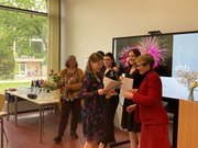 Übergabe der Bachelor-Urkunden