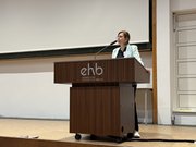 Studiengangsleitung Prof.in Dr. Anke Dreier-Horning begrüßt die Studierenden der Sozialen Arbeit