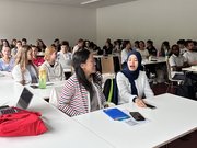 Studierende bei der Begrüßung zum Kick off der International Summer School. Foto: EHB