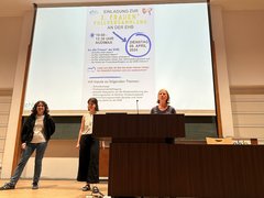 Milena Dausend (l.), Dorit Schüler (m.), Frauenbeauftragte Dagmar Kubanski (r.) luden zur Frauen*vollversammlung ein