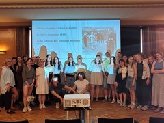 Studierende und Lehrende aus dem Studiengang Heabammenwissenschaft anlässlich der Filmvorführung von "Sein oder Nichtsein" am 26. Mai 2026 im Einstein-Saal, Akademiegebäude am Gendarmenmarkt. Foto: Franziska Urban, BBAW