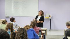 Belma Özoran, Präsidentin der Antalya Branch of the Association of Social Workers, sprach über Sozialarbeit im Gesundheitsbereich in der Türkei.