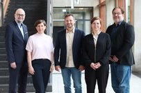 Gruppenbild des aktuellen und künftigen Präsidiums (v. l. n. r.): Der amtierende Präsident Prof. Dr. Sebastian Schröer-Werner, die zukünftige zweite Vizepräsidentin Prof.in Dr. Annerose Bohrer, der amtierende Vizepräsident und zukünftige Präsident Prof. Dr. Michael Komorek, die zukünftige erste Vizepräsidentin Prof.in Dr. Anke Dreier-Horning sowie Kanzler Andreas Flegl. Foto: PÖA/EHB