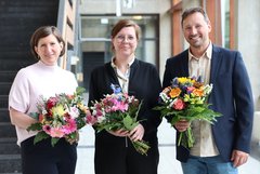 Die Kandidat:innen Prof.in Dr. Annerose Bohrer, Prof.in Dr. Anke Dreier-Horning und Prof. Dr. Michael Komorek nach der Wahl am 3. Juni 2026. Nicht im Bild ist Tabea Temme, die sich derzeit auf einer Studienreise in Vietnam befindet. Foto: PÖA/EHB