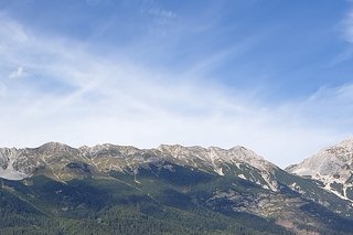 Ansicht von Innsbruck entlang des Inns