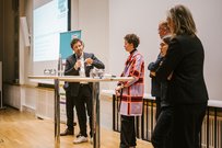 EHB-Prorektor Prof. Dr. Michael Komorek spricht auf dem Podium