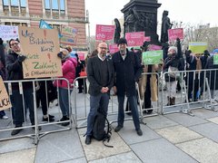 Tobias Schulze (Wissenschaftsprecher, Die Linke) und Prof. Dr. Sebastian Schröer-Werner (EHB-Präsident, rechts) kurz vor Beginn der Anhörung am Abgeordnetenhaus