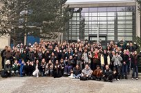 Gruppenbild der Erstsemester Bachelor Soziale Arbeit am 27. März 2025 vor dem Hauptgebäude. Foto: PÖA/EHB