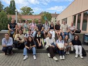 Gruppe bei der Exkursion ins St. Joseph Krankenhaus; Foto: Petra Weeber-Pilz, EHB