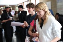 Besucher:innen im E-Flur. Foto:EHB