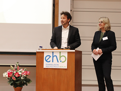 Prof. Dr. Michael Komorek, Prorektor der EHB (l.) und Prof.in Dr. Melita Grieshop, Studiengangsleitung Hebammenwissenschaft an der EHB (r.)