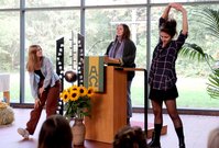 Theateraktion mit Dehnung