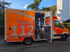 Präsident Prof. Dr. Sebastian Schröer-Werner im neuen "Trainingsraum" für die Lehrpraxis