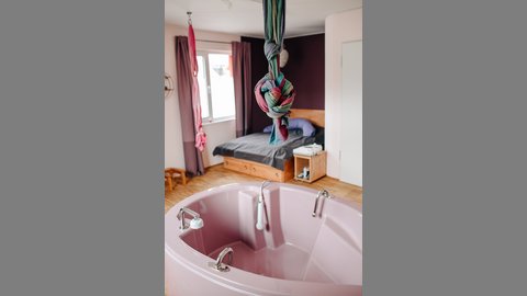 Pinke Geburtsbadewanne