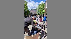 Test: Umsetzung in einen Rollstuhl