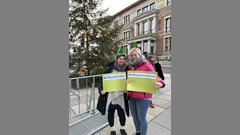 Studierende, im Look passend zur Jahreszeit