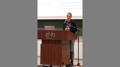 Prof.in Dr. Susanne Simon bei der Laudatio