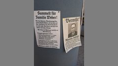 Plakate an der Litfaßsäule